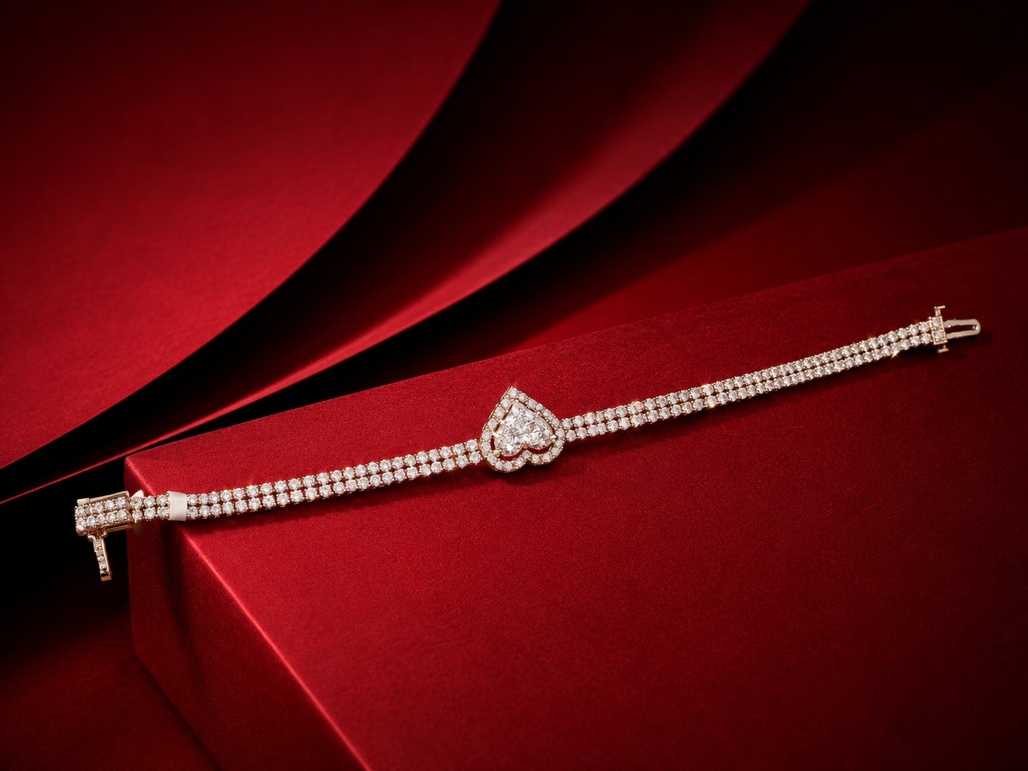 Heart Centre Diamond Tennis Bracelet